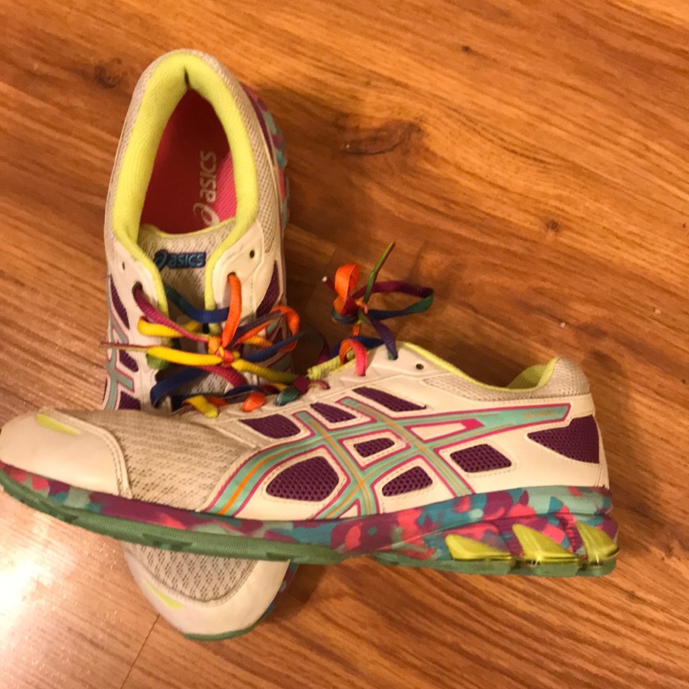 Asics women’s size 10 multicolor tennis shoe